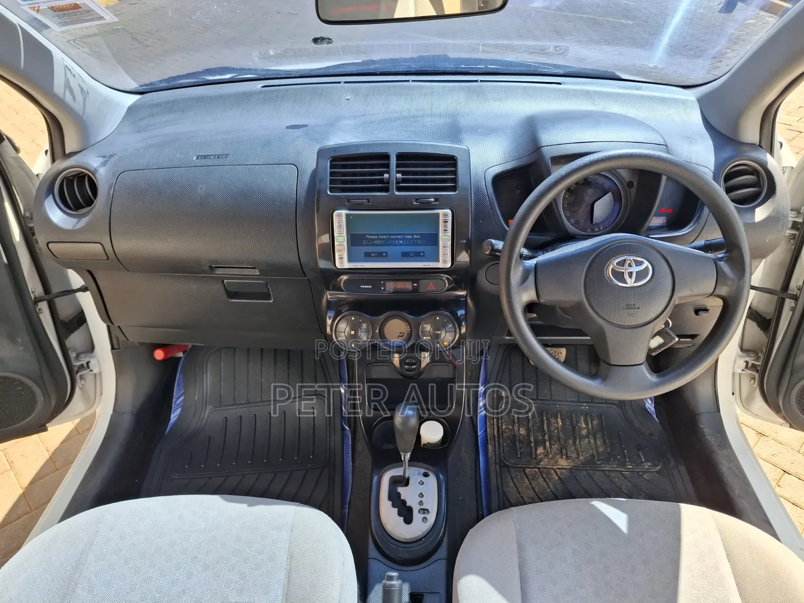 Toyota IST 2009 White
