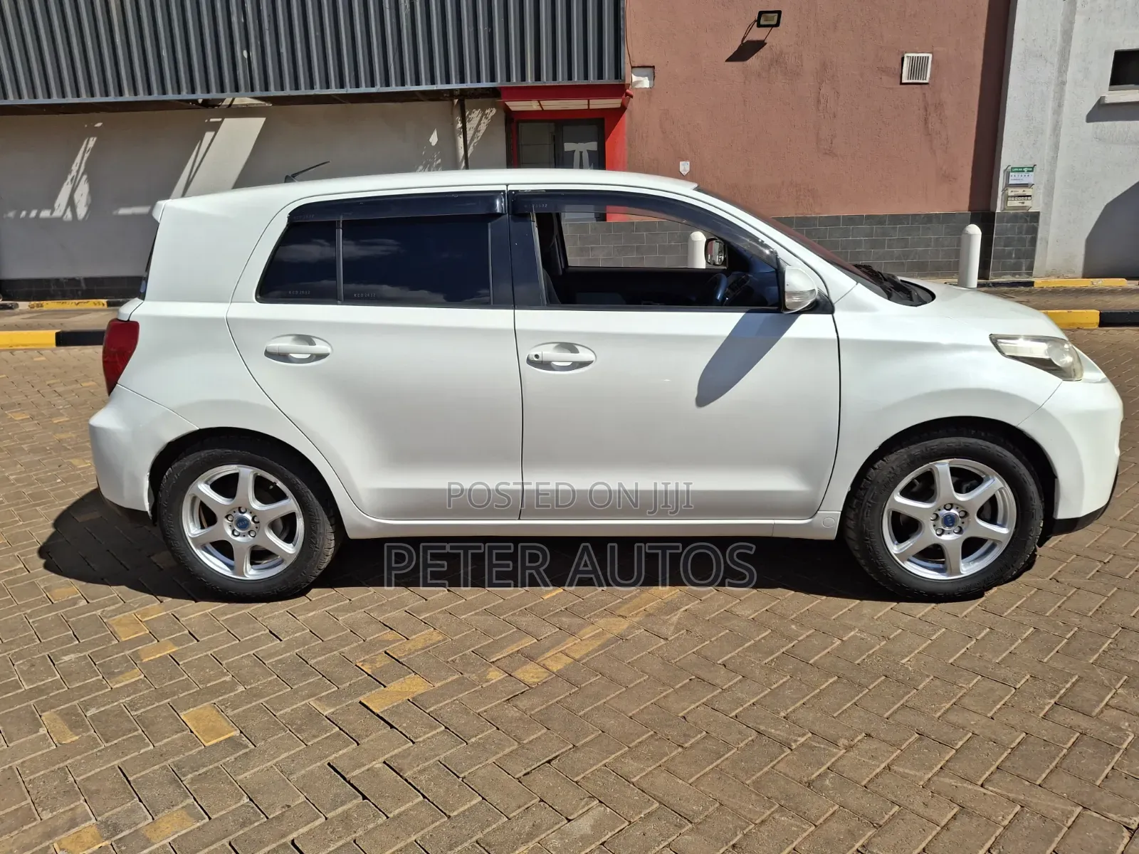 Toyota IST 2009 White