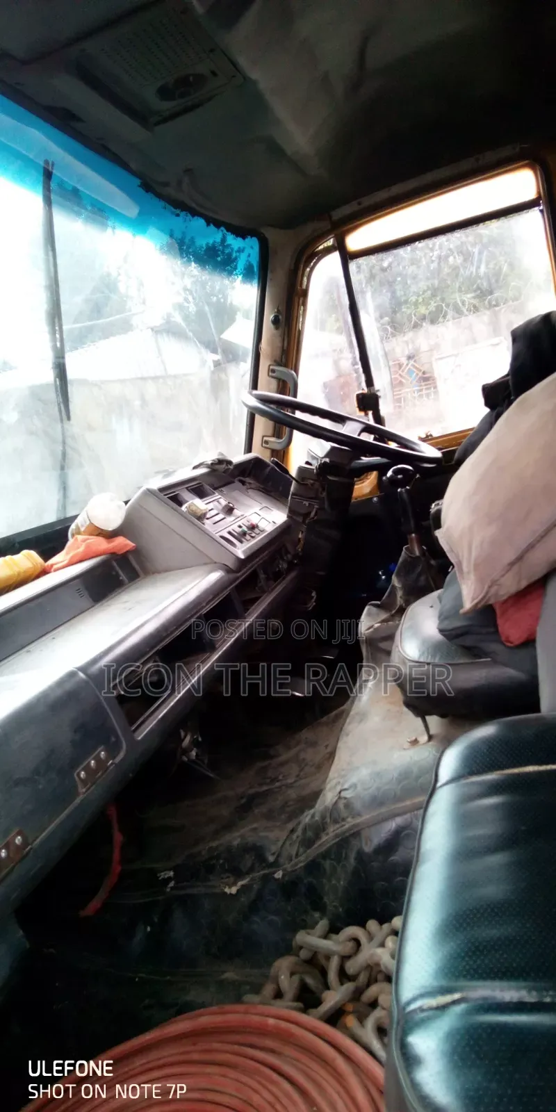 Nissan Diesel 1992 Orange