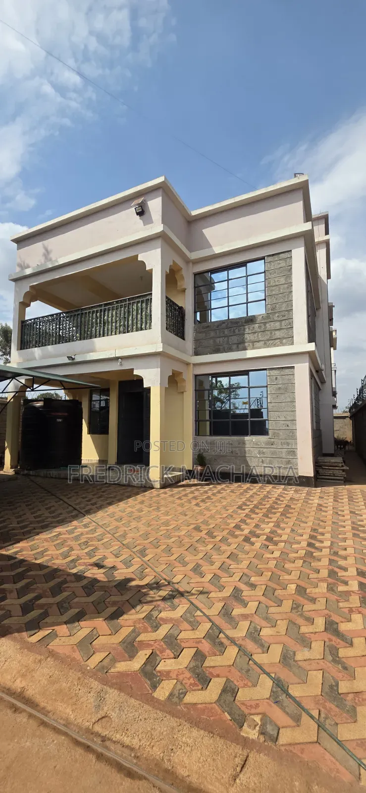 5bdrm Mansion in Kiora Estate, Riabai for sale