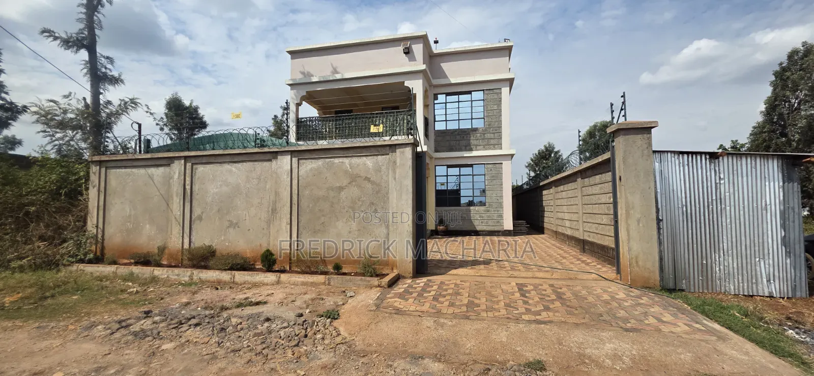5bdrm Mansion in Kiora Estate, Riabai for sale