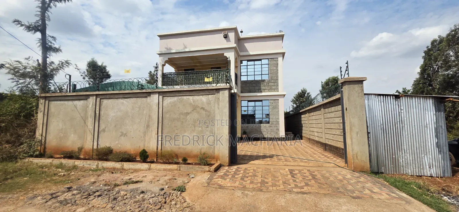 5bdrm Mansion in Kiora Estate, Riabai for sale