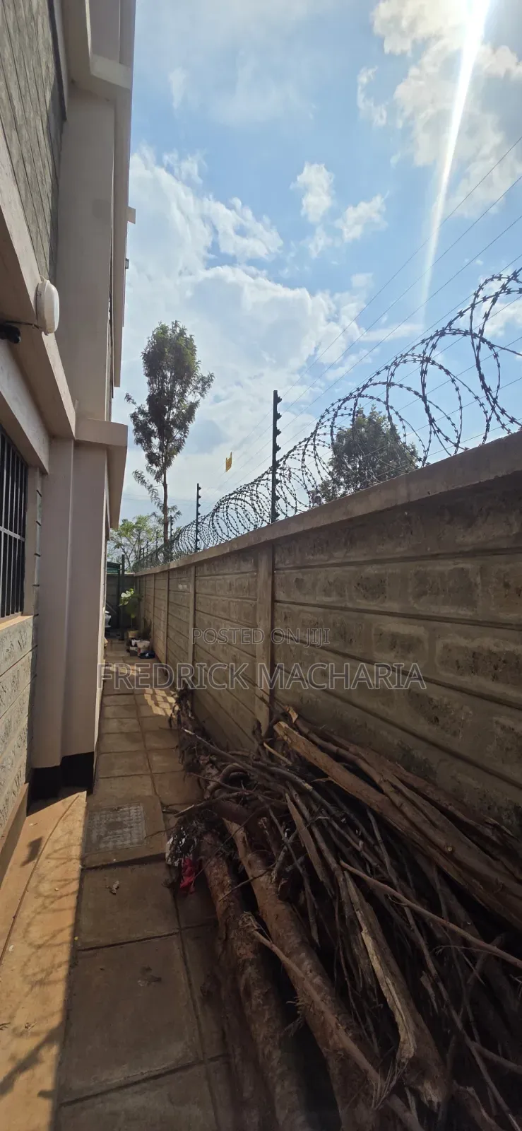 5bdrm Mansion in Kiora Estate, Riabai for sale