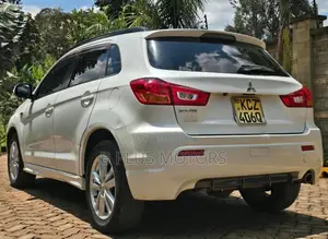 Mitsubishi RVR 2013 White