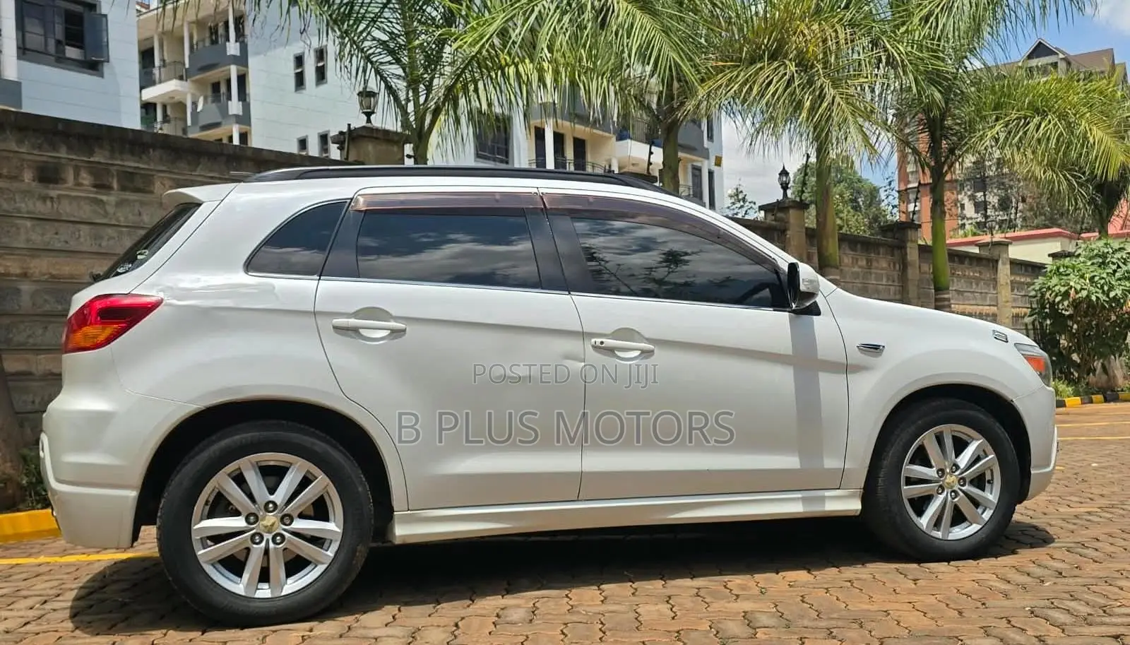 Mitsubishi RVR 2013 White