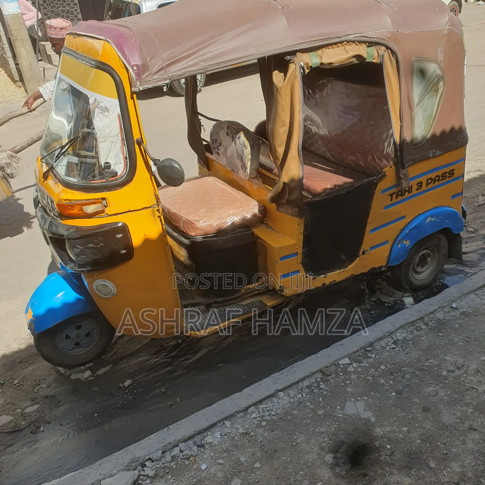 Bajaj RE 2019 Yellow