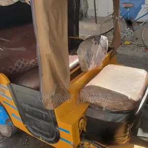 Bajaj RE 2019 Yellow