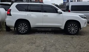 Toyota Land Cruiser Prado 2023 Pearl