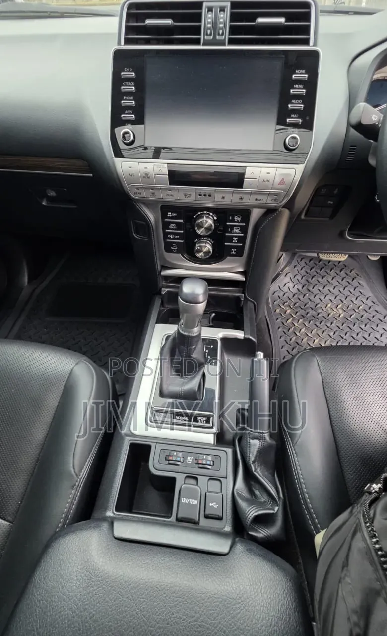 Toyota Land Cruiser Prado 2023 Pearl