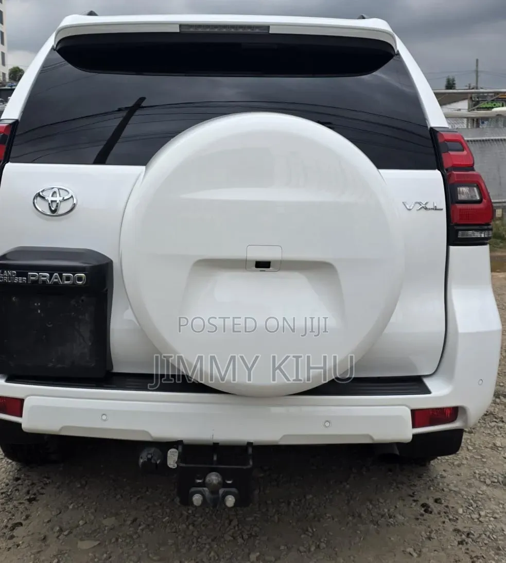 Toyota Land Cruiser Prado 2023 Pearl