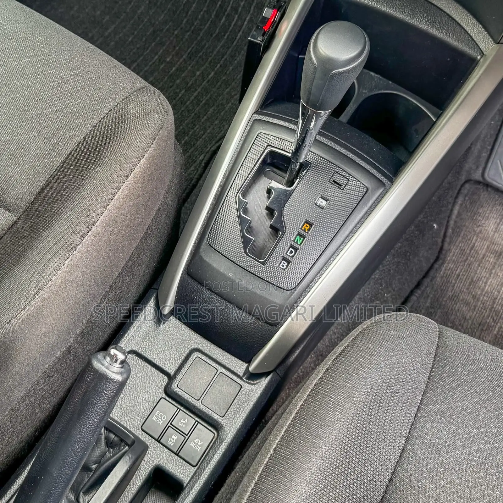 Toyota Corolla Fielder 1.5 Hybrid FWD 2020 Silver
