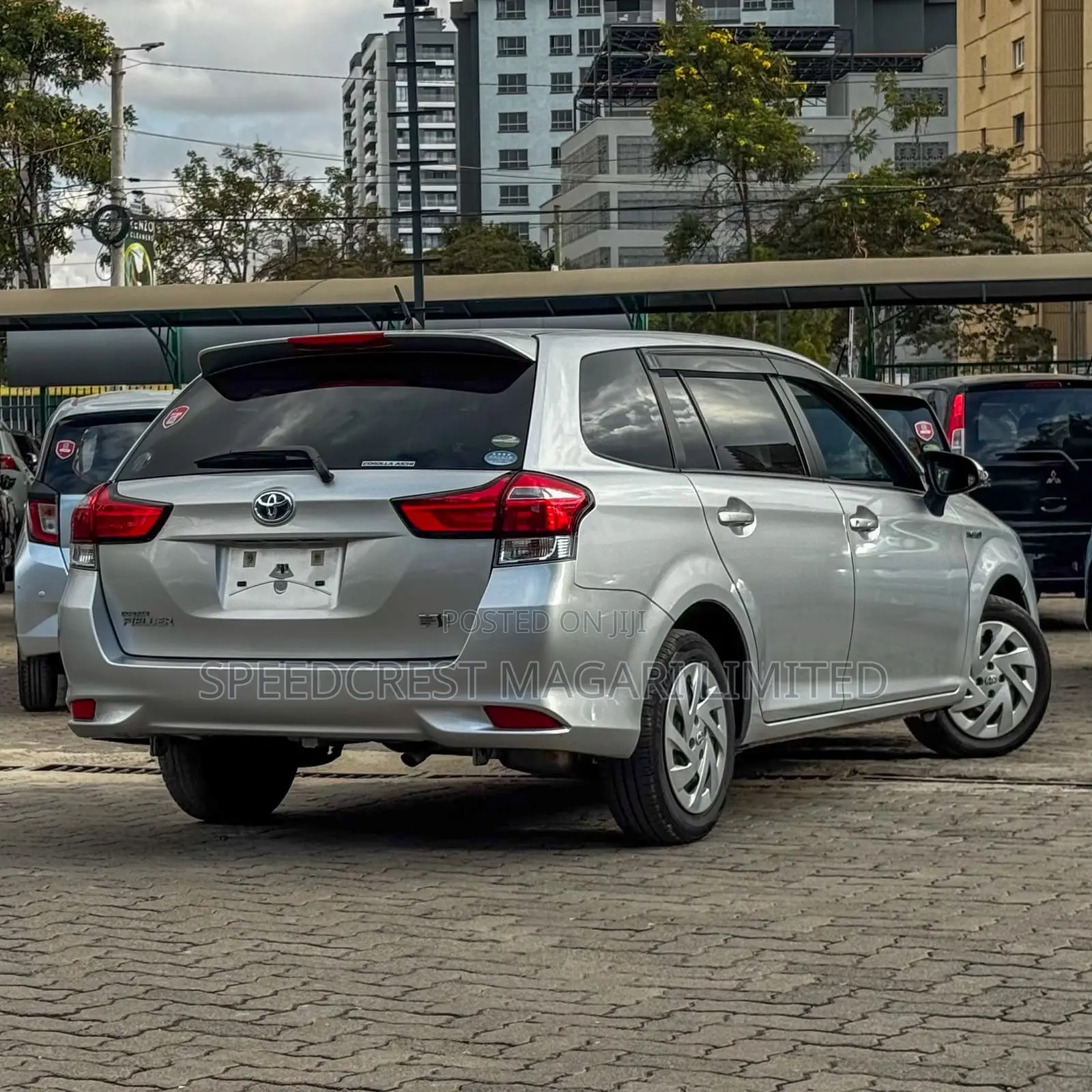Toyota Corolla Fielder 1.5 Hybrid FWD 2020 Silver