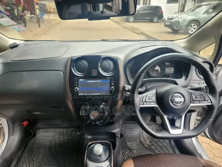 Nissan Note 2017 Silver