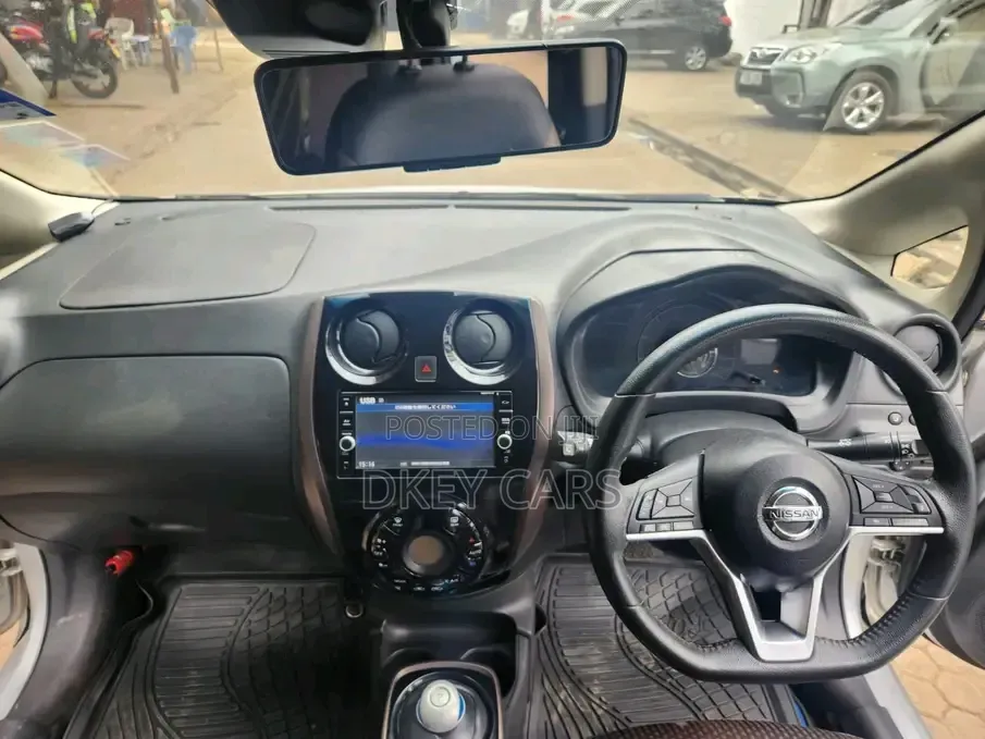Nissan Note 2017 Silver