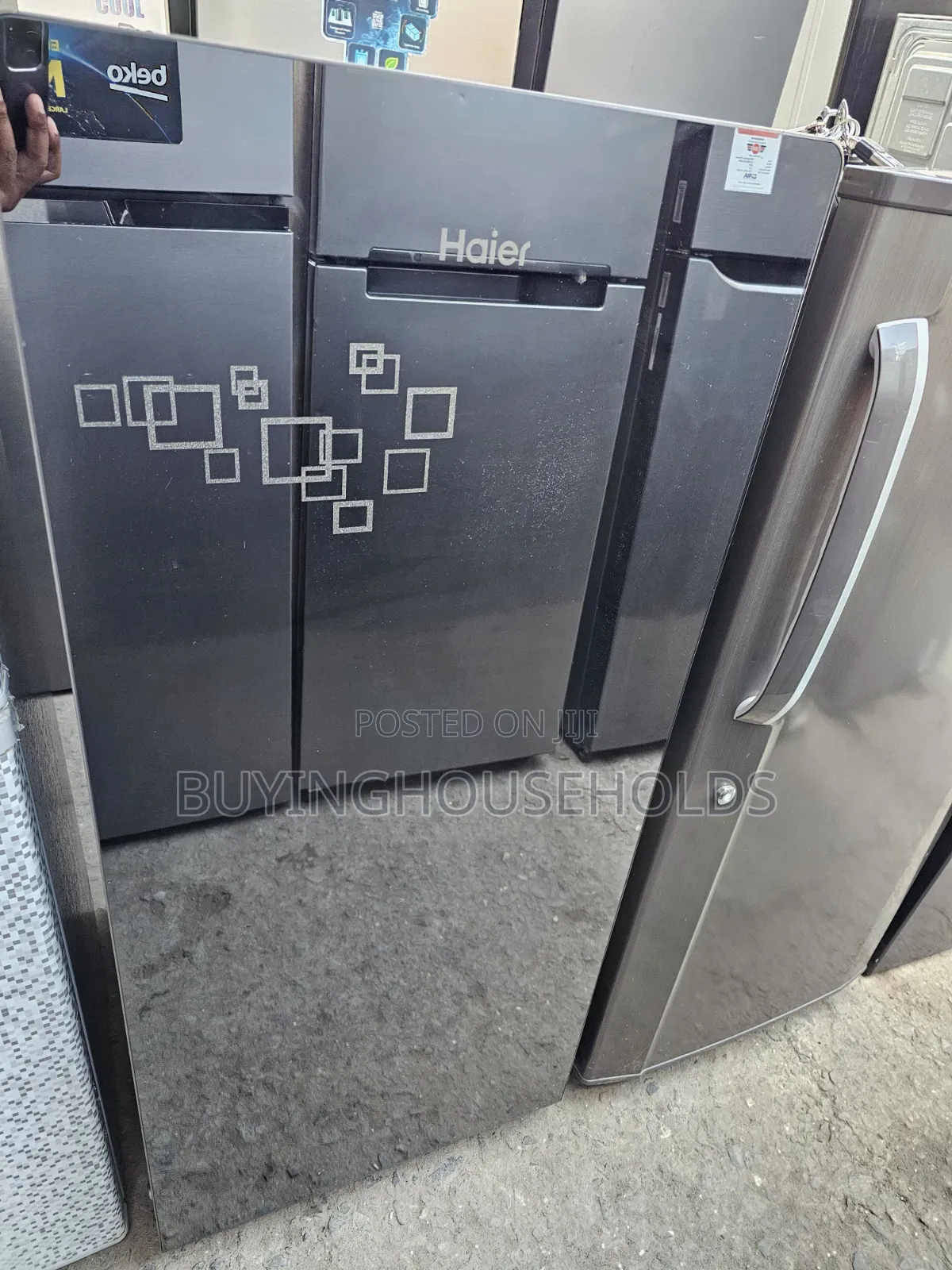 Haier 195L Mirrored Door Fridge