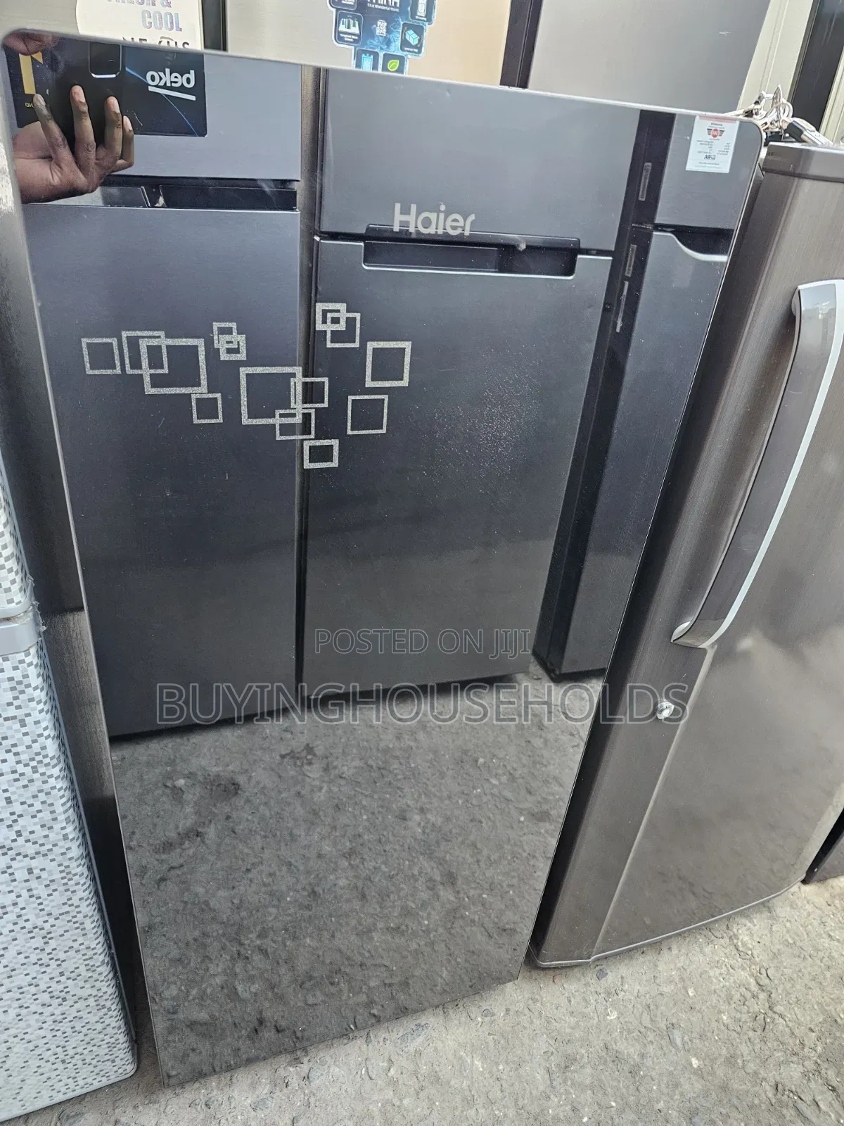 Haier 195L Mirrored Door Fridge