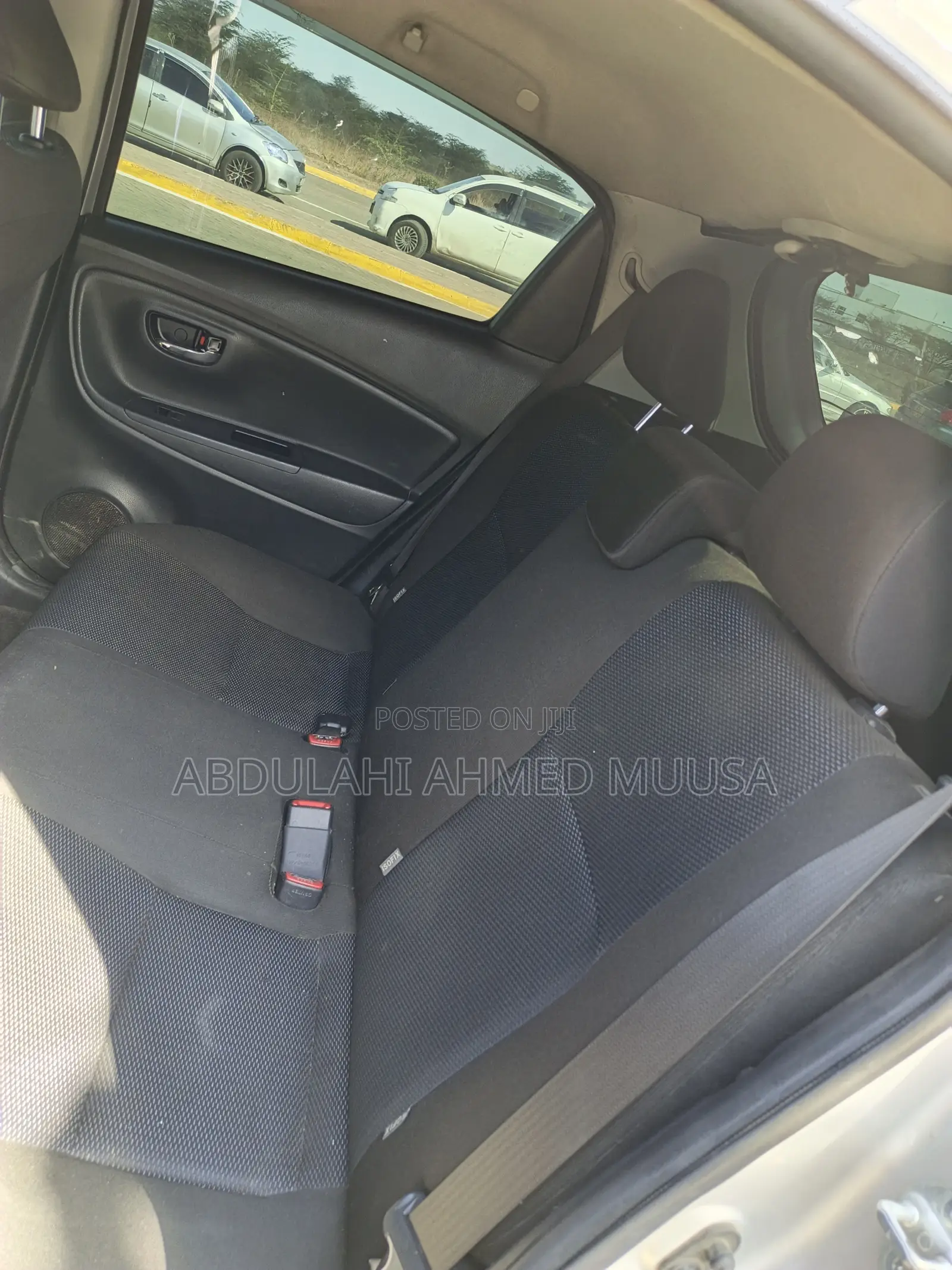 Toyota Vitz 2016 Silver