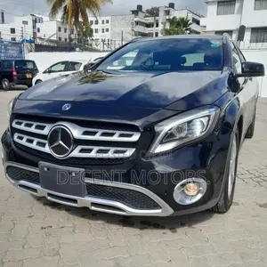 Mercedes-Benz GLA-Class 2019 Black