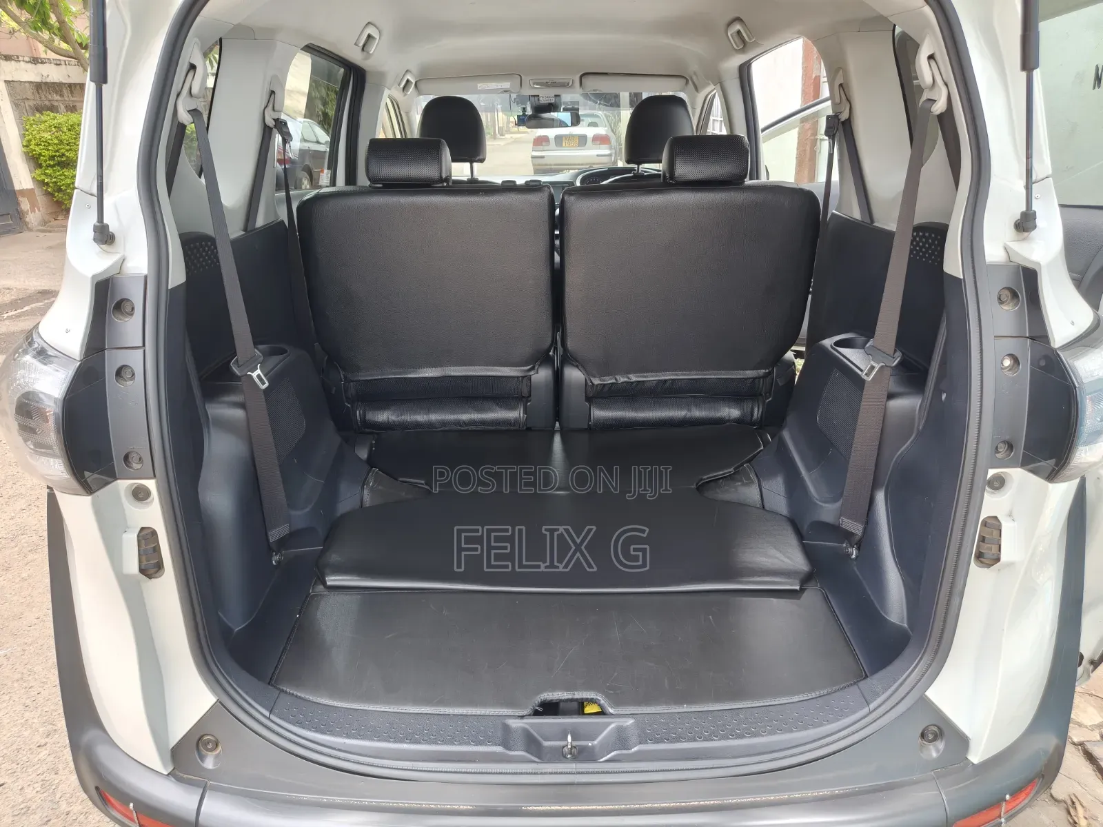 Toyota Sienta 1.5 FWD 2018 Pearl