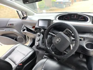 Toyota Sienta 1.5 FWD 2018 Pearl