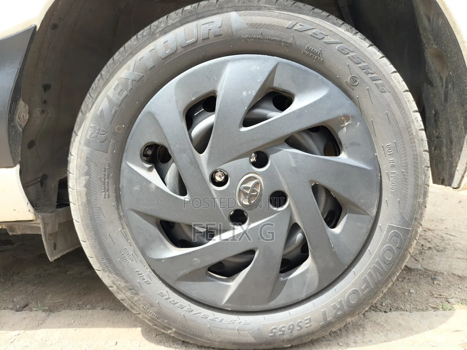 Toyota Sienta 1.5 FWD 2018 Pearl