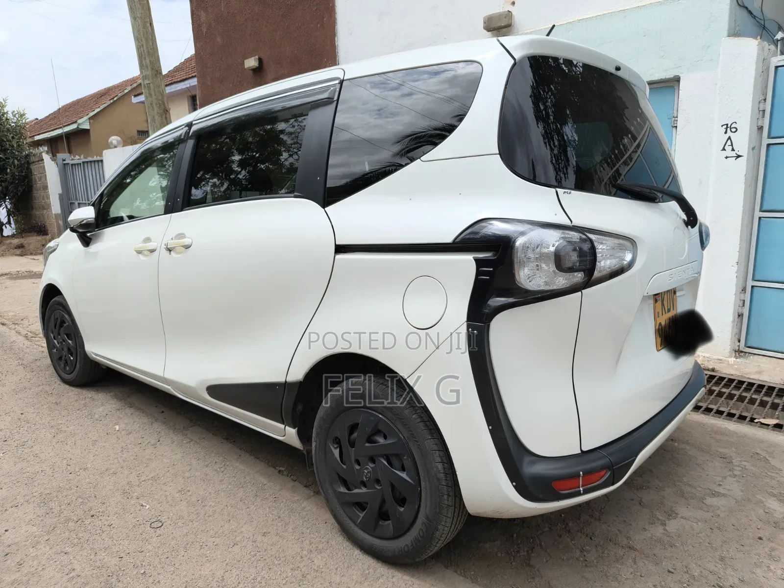 Toyota Sienta 1.5 FWD 2018 Pearl