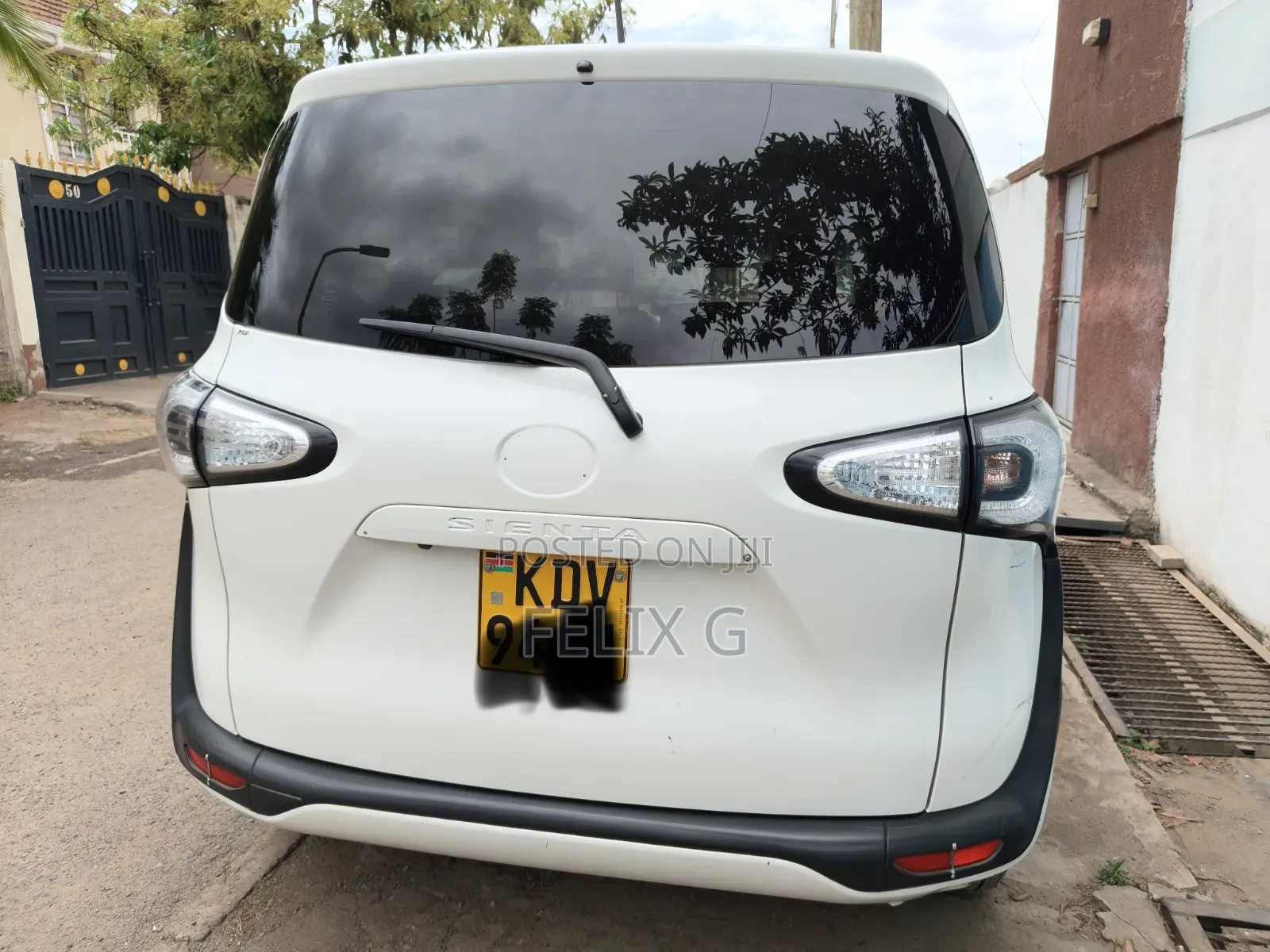 Toyota Sienta 1.5 FWD 2018 Pearl