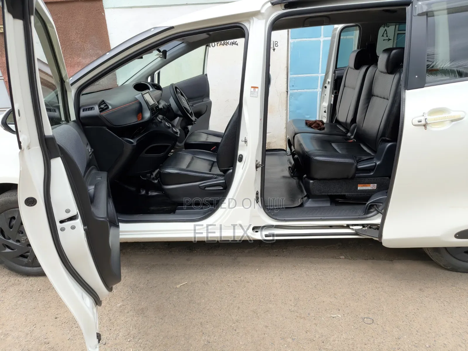 Toyota Sienta 1.5 FWD 2018 Pearl