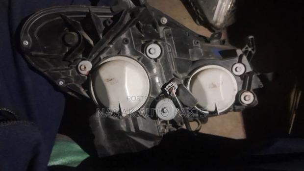 Toyota Crown 2012 Headlight Xenon - thumbnail 2