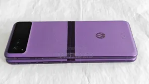 Motorola Razr 40s 256 GB Purple