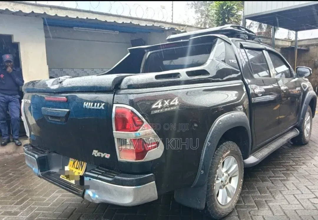 Toyota Hilux Revo Smart Cab Deisel 2.4 AWD 2016 Black