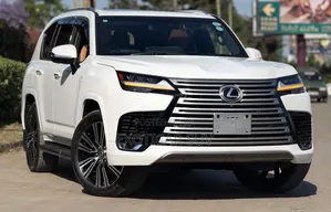 Lexus LX 600 2022 White