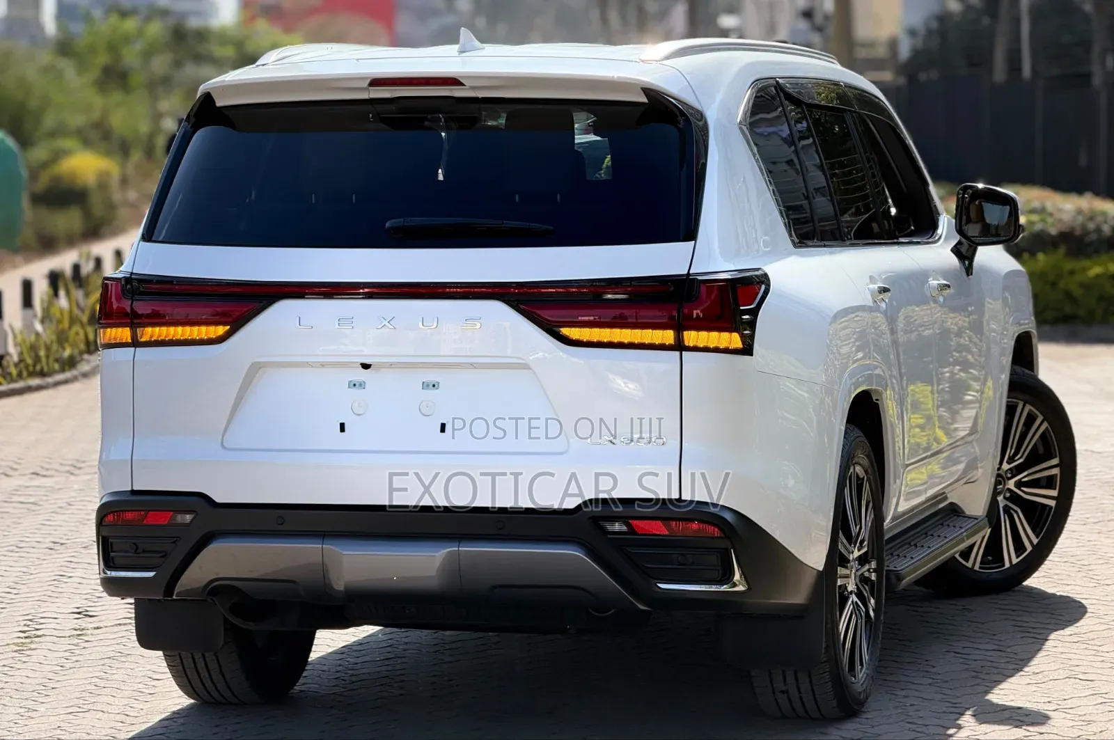 Lexus LX 600 2022 White