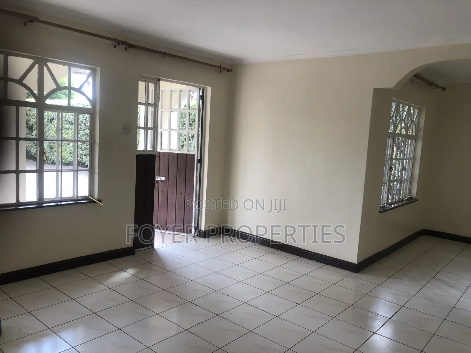3bdrm House in Osupuko Estate, Gataka for rent
