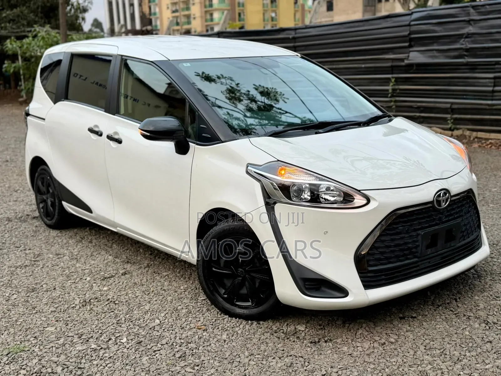 Toyota Sienta 2020 White