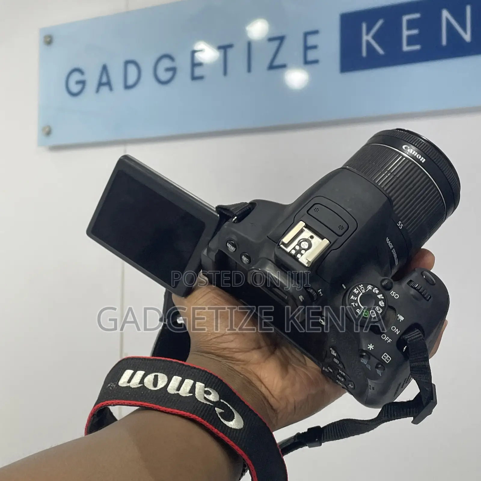 Pre-Owned Canon EOS 700D DSLR Camera Kit With 18-55mm Lens