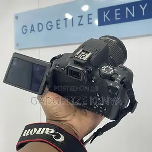 Pre-Owned Canon EOS 700D DSLR Camera Kit With 18-55mm Lens