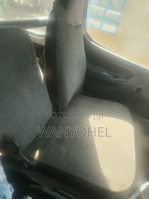 Toyota HiAce 2006 White