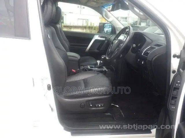 Toyota Land Cruiser Prado 2.7 2019 White