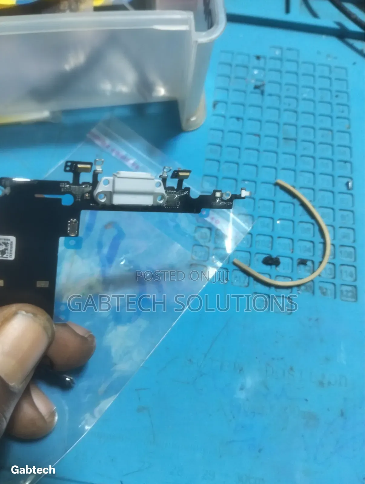 iPhone 8+ Charging System