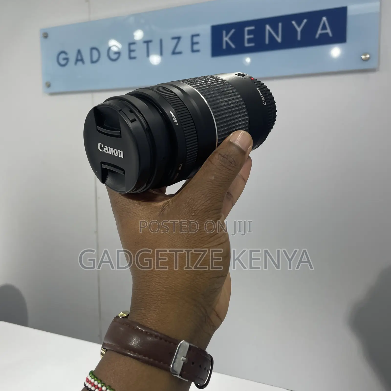 Canon EF 75-300mm Telephoto Zoom Lens F/4-5.6 III