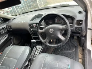 Nissan Advan 2004 White