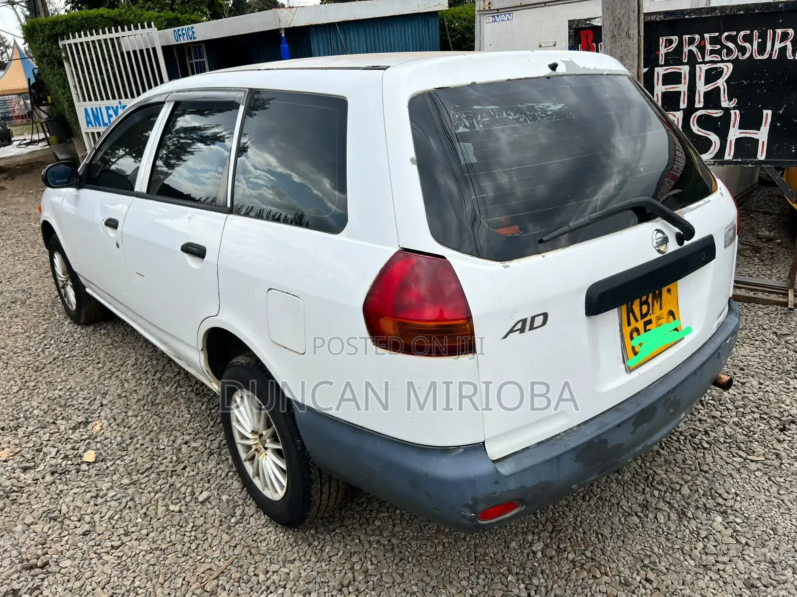 Nissan Advan 2004 White