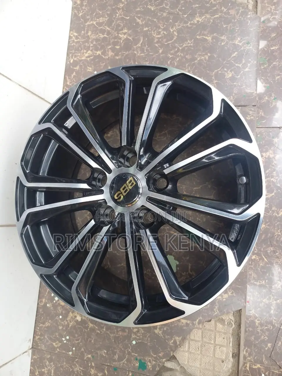 Size 16 Black Silver Nissan Juke(4pcs)