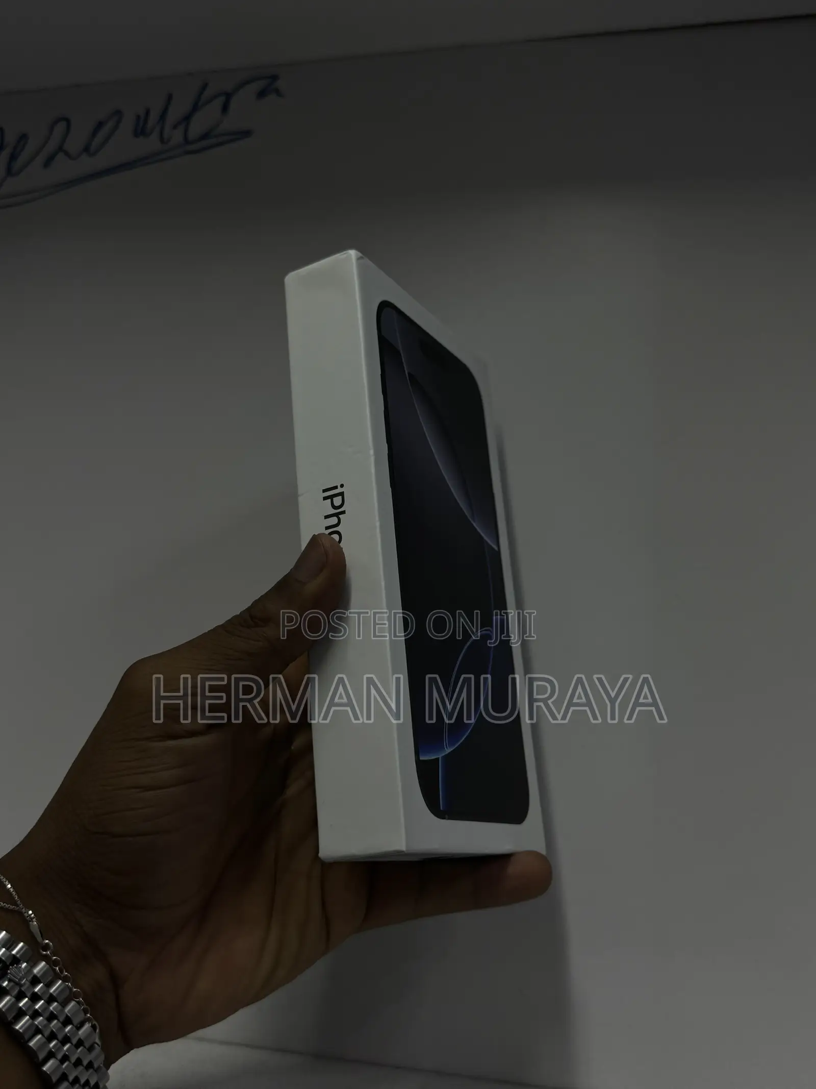 New Apple iPhone 16 Pro Max 256 GB Gold