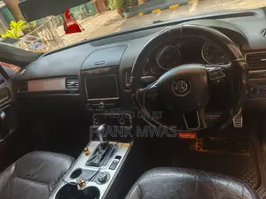 Volkswagen Touareg TDI Sport 2012 Silver