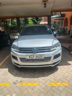 Volkswagen Touareg TDI Sport 2012 Silver