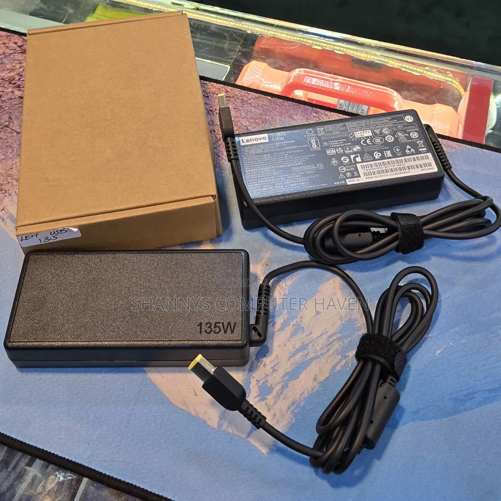  Lenovo USB 135w Power Adapter