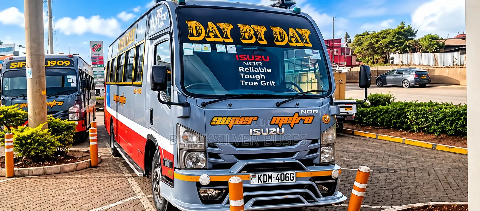 Isuzu NQR 2023 Orange