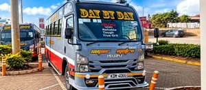 Isuzu NQR 2023 Orange